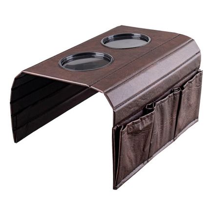 Esteira Bandeja para Sofá Corino com Porta Copos e Controle - Marrom Esteira Bandeja para Sofá com Porta Copos e Controle - Marrom Esteira Bandeja para Sofá Corino com Porta Copos e Controle - Marrom Esteira Bandeja para Sofá com Porta Copos e Controle - Marrom